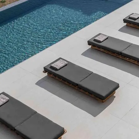 Stephanie With Heated Pool, By Red Windmill * קלפטיס