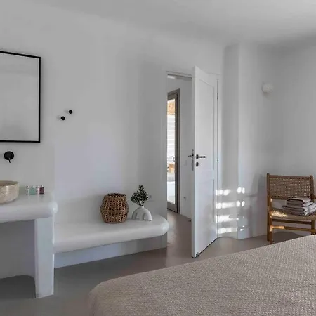 Stephanie With Heated Pool, By Red Windmill 빌라 칼라파티스