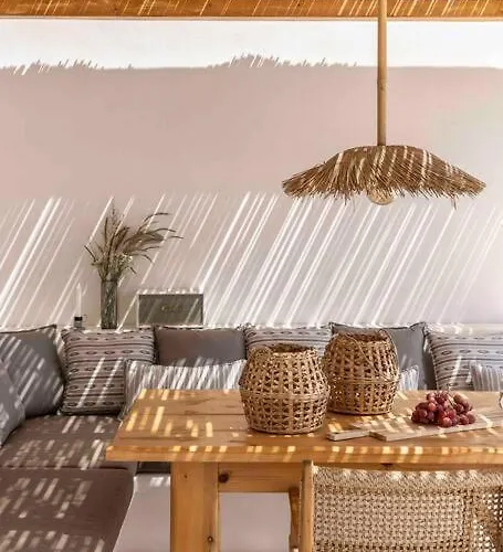 Villa Stephanie With Heated Pool, By Red Windmill