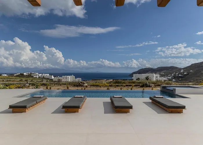 Βίλα Stephanie With Heated Pool, By Red Windmill