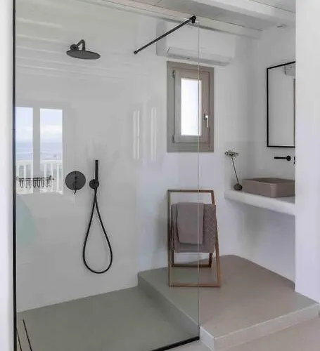 Βίλα Stephanie With Heated Pool, By Red Windmill